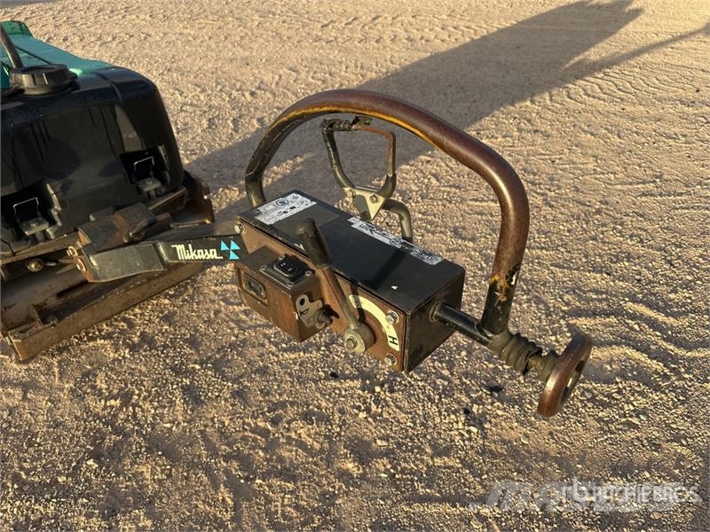 Mikasa MRH601DS Compacteur Double Drum Roller مداحل ثنائية الاسطوانة