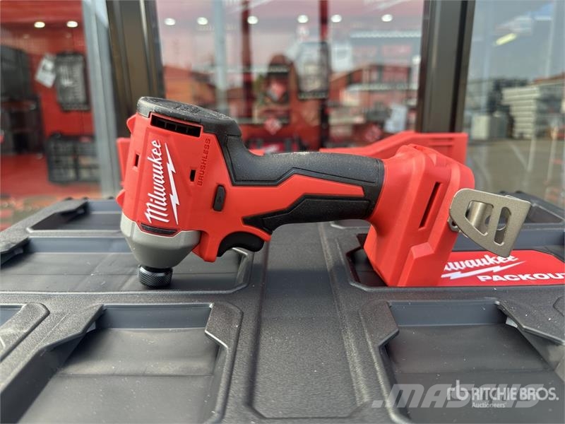 MILWAUKEE M18 BLCPP5A Qty of Equipment (Unused) Ostale komponente za građevinarstvo