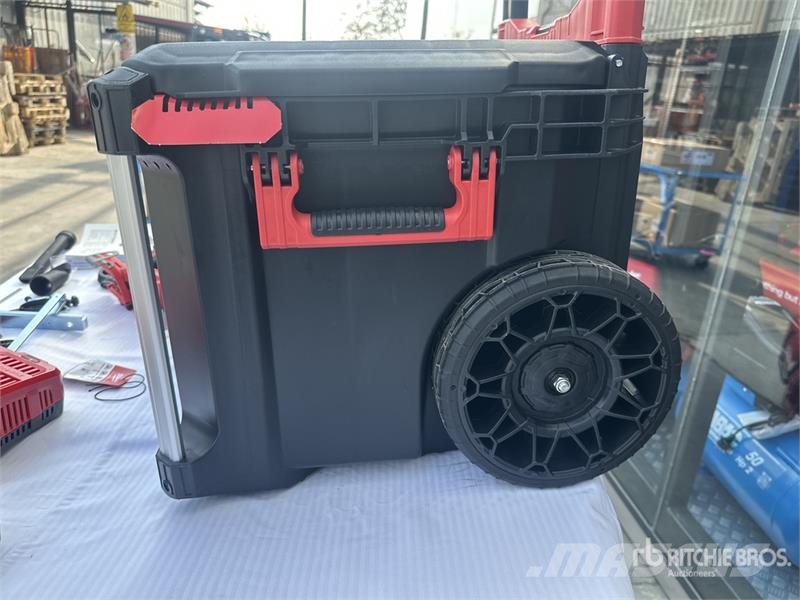 MILWAUKEE M18 BLCPP5A Qty of Equipment (Unused) Ostale komponente za građevinarstvo