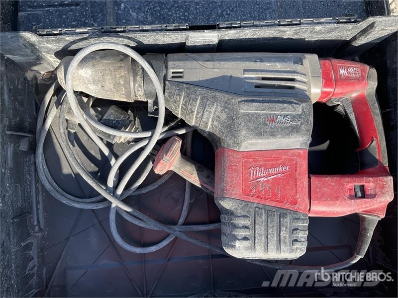 MILWAUKEE of (2)  Milwaukee Electric Drill مكونات أخرى