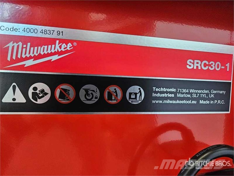 MILWAUKEE SRC 30-1 Big Professional Red Black Tool Cabinet ( Sonstige Baumaschinen
