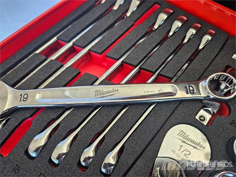 MILWAUKEE SRC 30-1 Big Professional Red Black Tool Cabinet ( Entreprenad - Övrigt