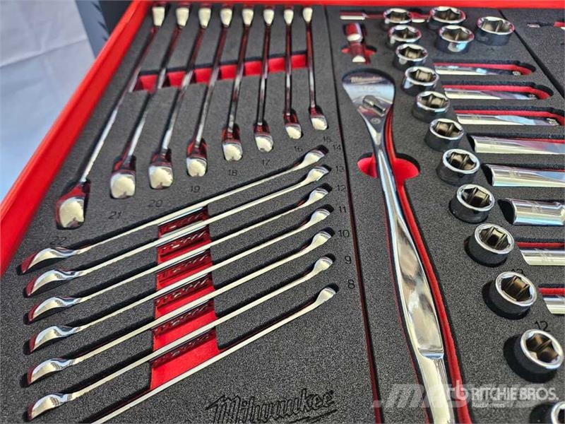 MILWAUKEE SRC 30-1 Big Professional Red Black Tool Cabinet ( Entreprenad - Övrigt
