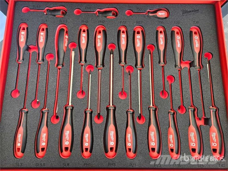 MILWAUKEE SRC 30-1 Big Professional Red Black Tool Cabinet ( Sonstige Baumaschinen