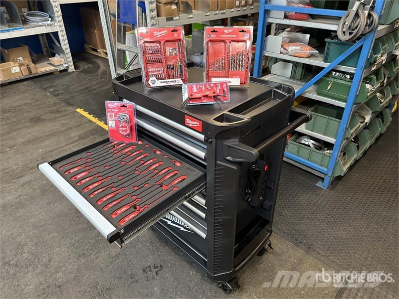 MILWAUKEE SRC 30/7-2 Big Professional Black Tool Cabinet (Un Entreprenad - Övrigt