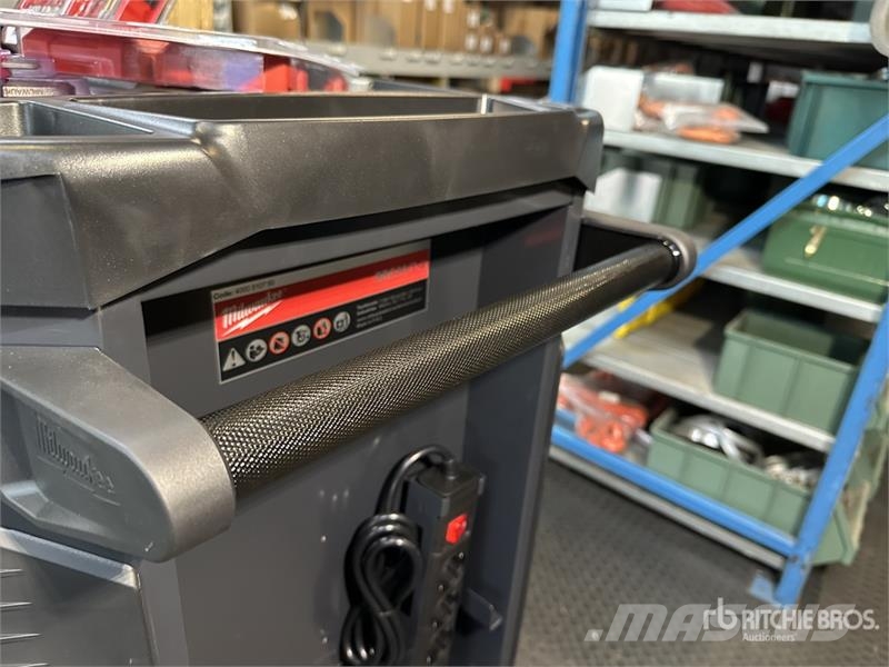 MILWAUKEE SRC 30/7-2 Big Professional Black Tool Cabinet (Un Entreprenad - Övrigt