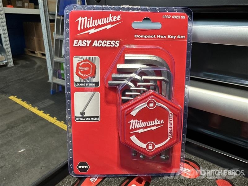 MILWAUKEE SRC 30/7-2 Black Big Professional Tool Cabinet (Un Maszyny budowlane - Inne