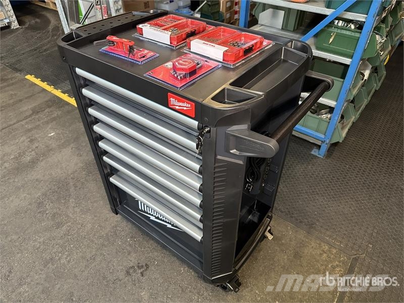 MILWAUKEE SRC 30/7-2 Big Professional Black Tool Cabinet (Un Maszyny budowlane - Inne
