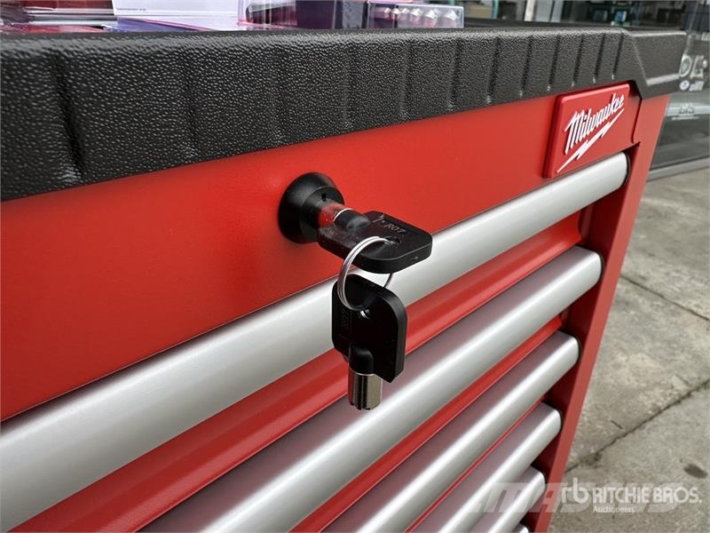 MILWAUKEE SRC27/7-1 Professional Red Black Tool Cabinet (Unu Sonstige Baumaschinen