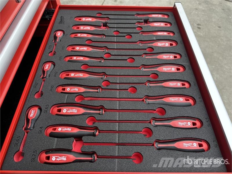 MILWAUKEE SRC27/7-1 Professional Red Black Tool Cabinet (Unu Entreprenad - Övrigt