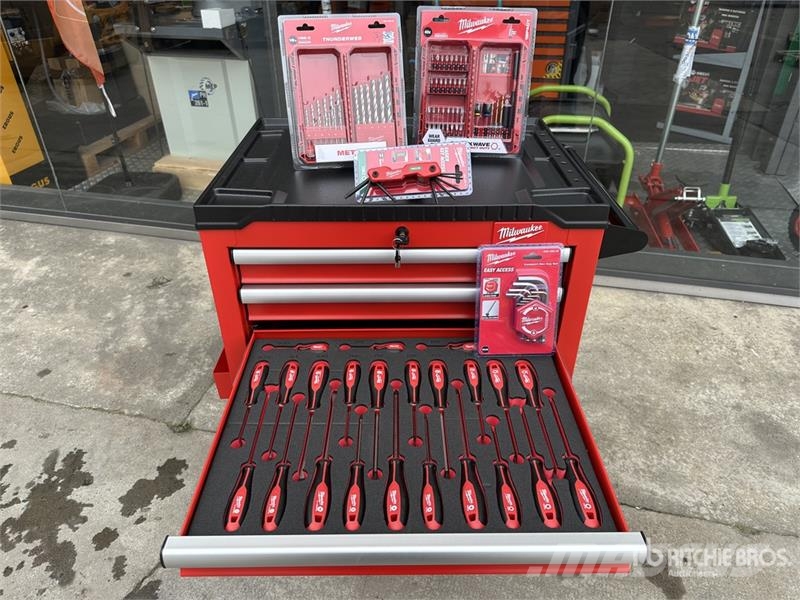 MILWAUKEE SRC27/7-1 Professional Red Black Tool Cabinet (Unu Sonstige Baumaschinen