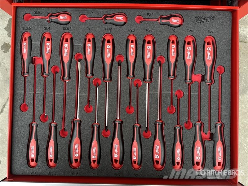 MILWAUKEE SRC27/7-1 Professional Red Black Tool Cabinet (Unu Entreprenad - Övrigt