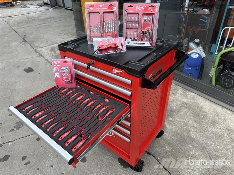 MILWAUKEE SRC27/7-1 Red Black Professional Tool Cabinet (Unu Sonstige Baumaschinen