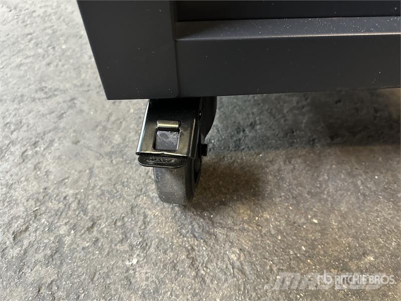 MILWAUKEE SRC27/7-2 Professional Black Tool Cabinet (Unused) Maszyny budowlane - Inne