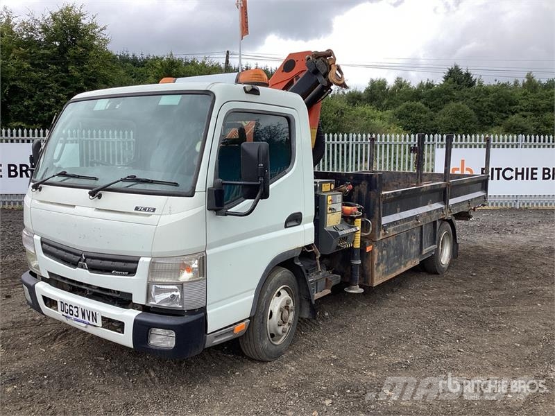 Mitsubishi Canter 4x4 Flatbed Truck with Crane شاحنات الرافعات