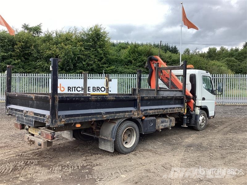 Mitsubishi Canter 4x4 Flatbed Truck with Crane شاحنات الرافعات