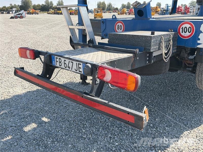 Mitsubishi DA 328 28 m on Mitsubishi Fuso 4x2 Bucket Truck المنصات الهوائية المثبتة على شاحنة