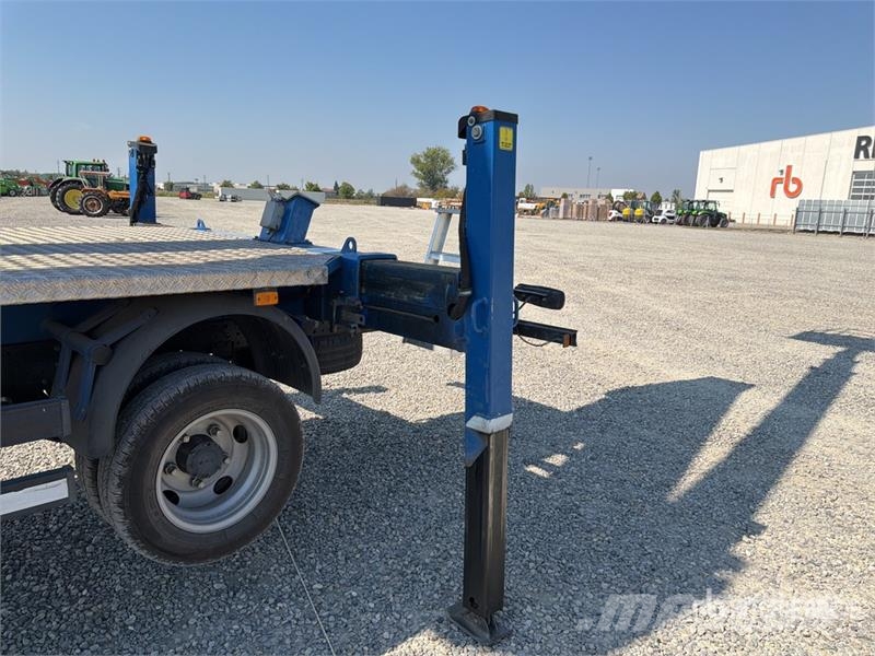 Mitsubishi DA 328 28 m on Mitsubishi Fuso 4x2 Bucket Truck المنصات الهوائية المثبتة على شاحنة