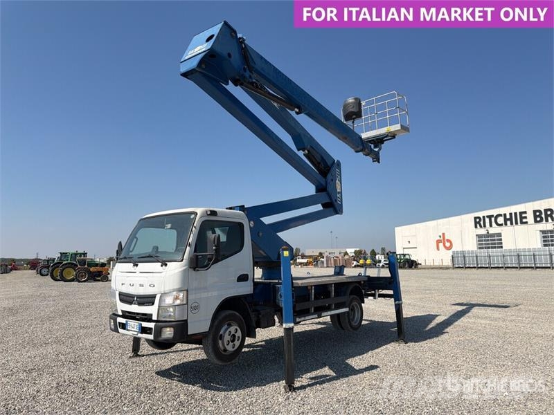 Mitsubishi DA 328 28 m on Mitsubishi Fuso 4x2 Bucket Truck المنصات الهوائية المثبتة على شاحنة