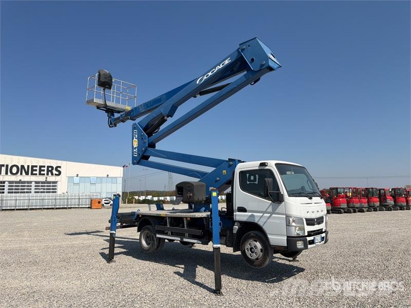 Mitsubishi DA 328 28 m on Mitsubishi Fuso 4x2 Bucket Truck المنصات الهوائية المثبتة على شاحنة