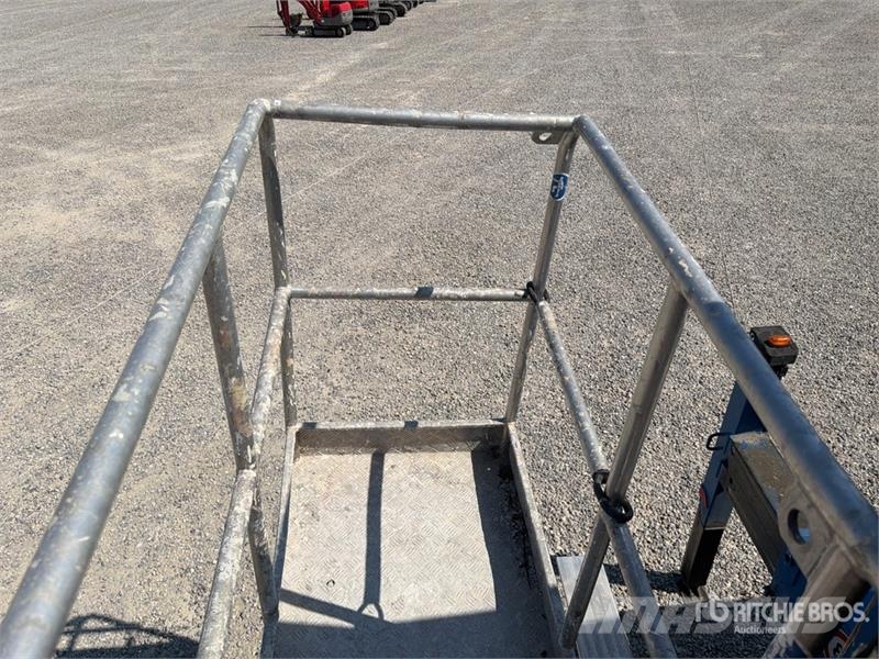 Mitsubishi DA 328 28 m on Mitsubishi Fuso 4x2 Bucket Truck المنصات الهوائية المثبتة على شاحنة