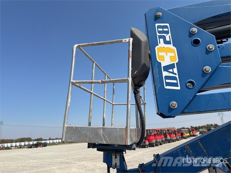 Mitsubishi DA 328 28 m on Mitsubishi Fuso 4x2 Bucket Truck المنصات الهوائية المثبتة على شاحنة