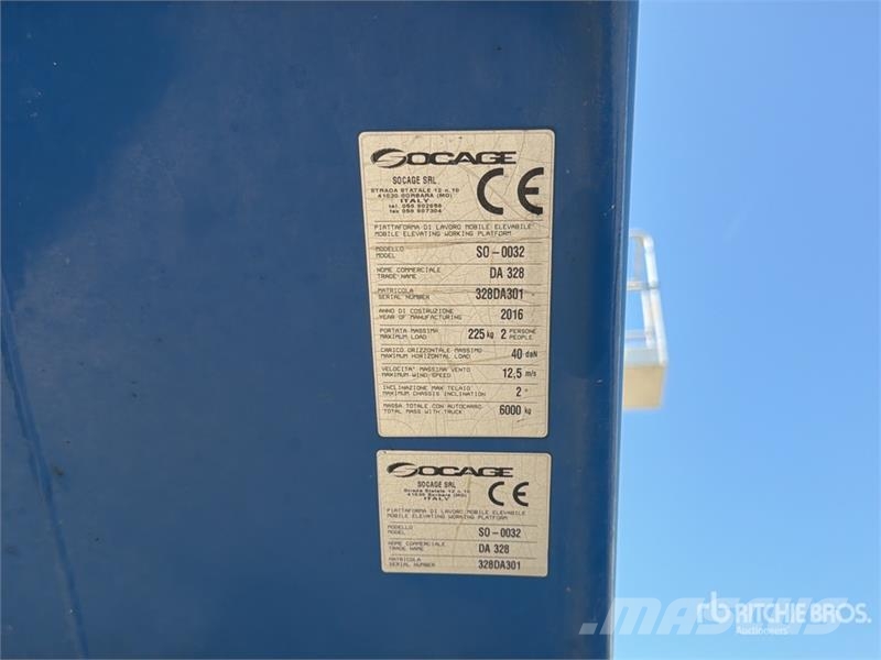 Mitsubishi DA 328 28 m on Mitsubishi Fuso 4x2 Bucket Truck المنصات الهوائية المثبتة على شاحنة