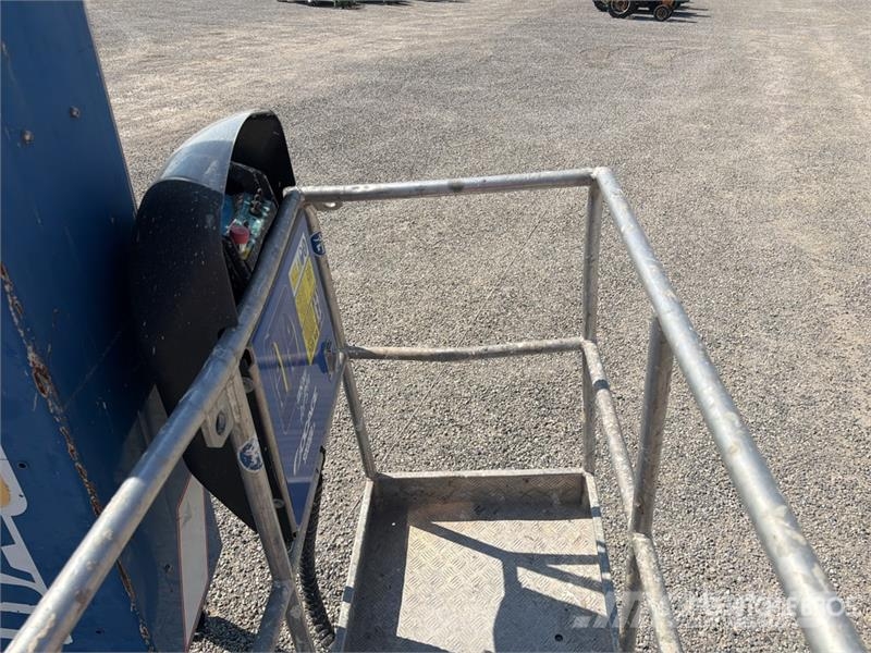 Mitsubishi DA 328 28 m on Mitsubishi Fuso 4x2 Bucket Truck المنصات الهوائية المثبتة على شاحنة