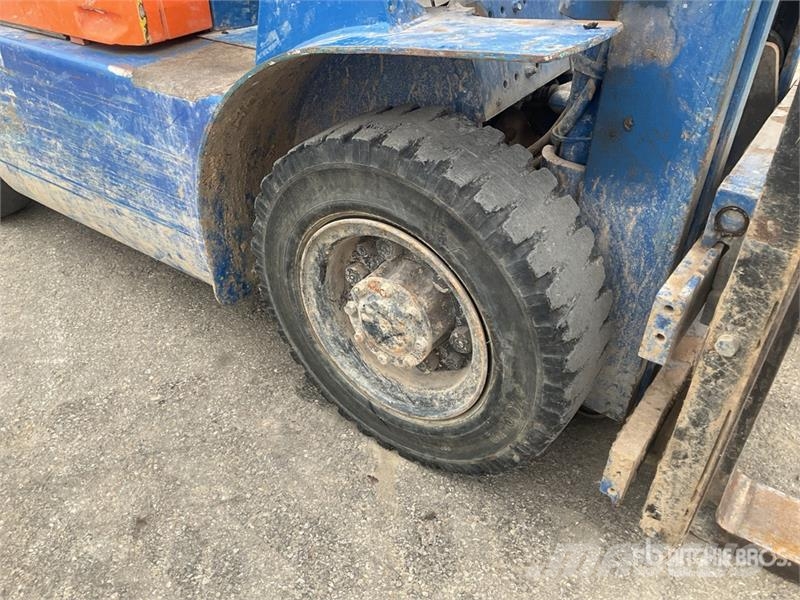 Mitsubishi FG25 2400 kg Forklift Вилични кари-повдигачи - други