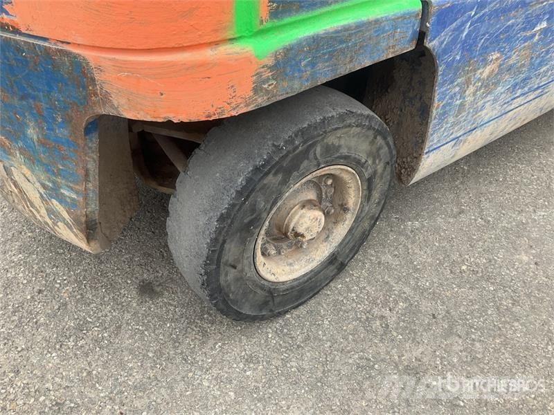 Mitsubishi FG25 2400 kg Forklift Вилични кари-повдигачи - други