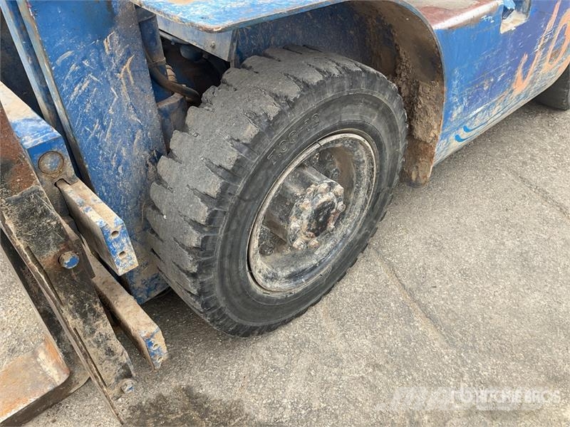 Mitsubishi FG25 2400 kg Forklift Вилични кари-повдигачи - други
