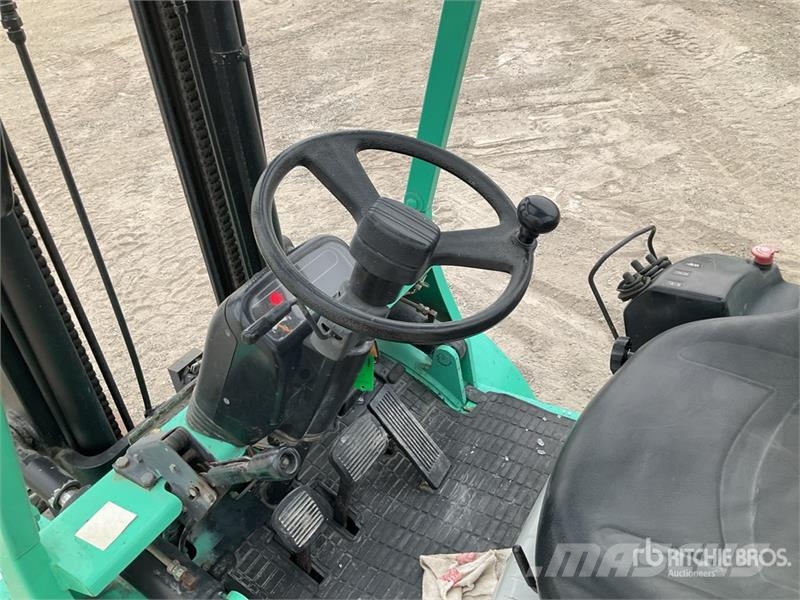 Mitsubishi FG25 2500 kg Chariot Elevateur Forklift Другие складские механизмы