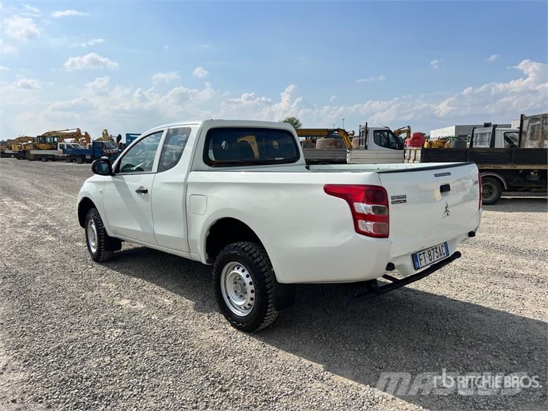 Mitsubishi L200 Otras furgonetas