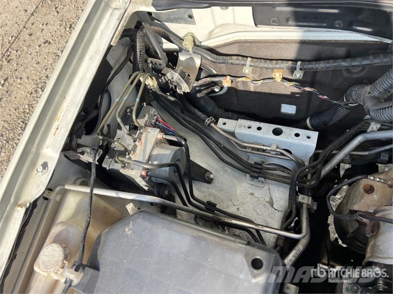Mitsubishi L200 Прочие фургоны