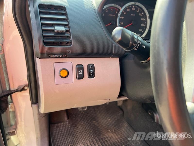 Mitsubishi L200 Прочие фургоны