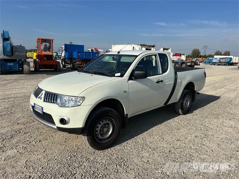 Mitsubishi L200 Прочие фургоны