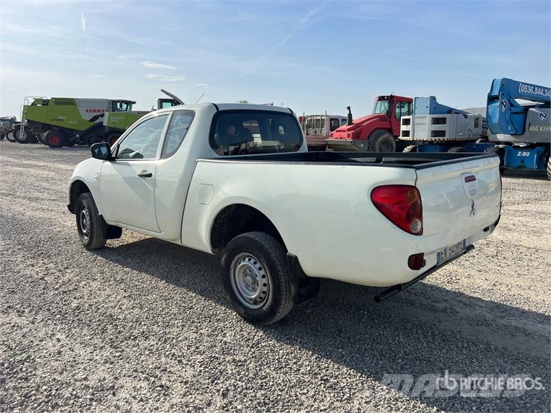 Mitsubishi L200 Прочие фургоны