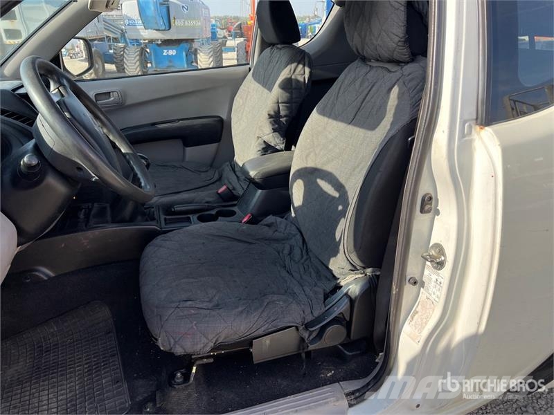 Mitsubishi L200 Прочие фургоны
