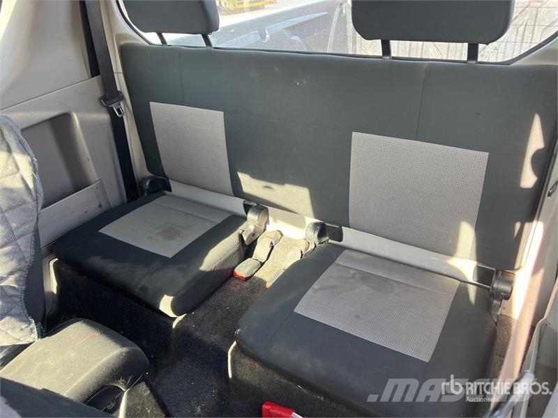 Mitsubishi L200 Прочие фургоны