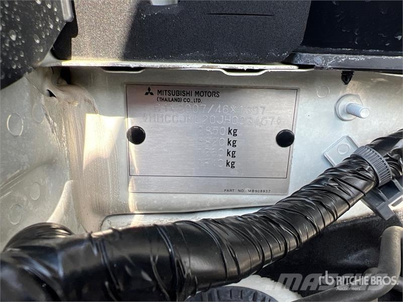 Mitsubishi L200 Extended Cab 2.4 DI-D Club Cab Invite Pickup Anders