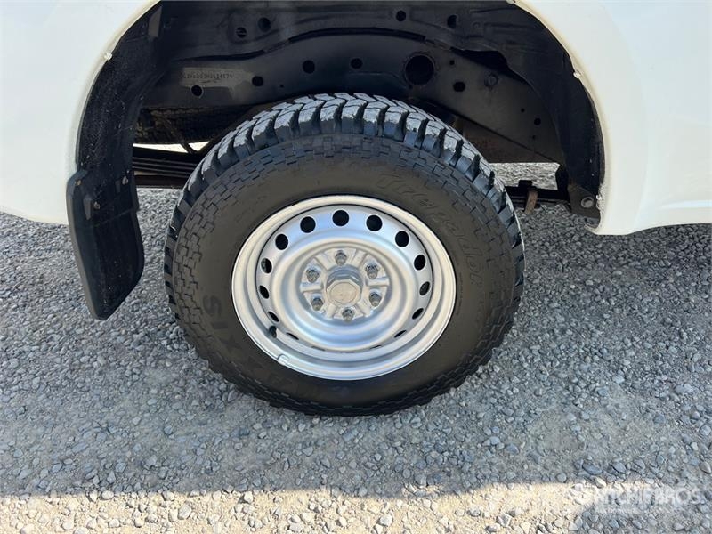 Mitsubishi L200 Extended Cab 2.4 DI-D Club Cab Invite Pickup Anders