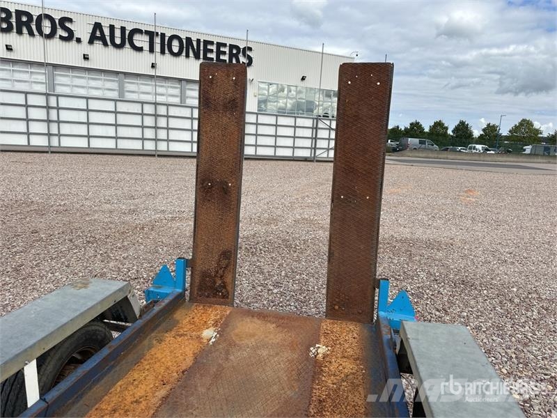 Moiroud T/A Remorque 2 Essieux Equipment Trailer Autonkuljetusperävaunut
