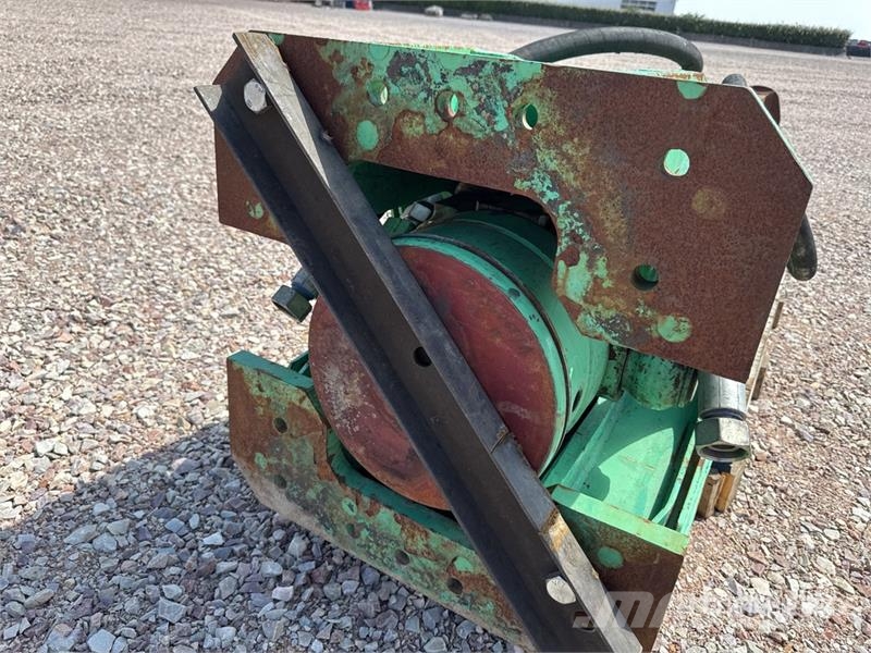 Montabert V2500 Hydraulic Breaker Hamers en brekers