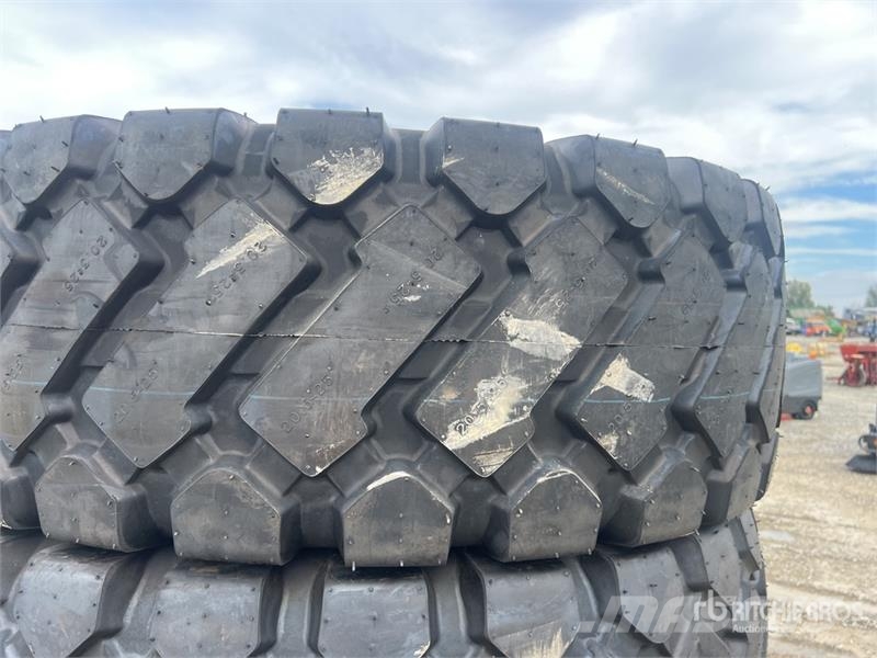Montana of (4) Montana 20.5-25 E3/L3, TL Tires (U Tekerlekler