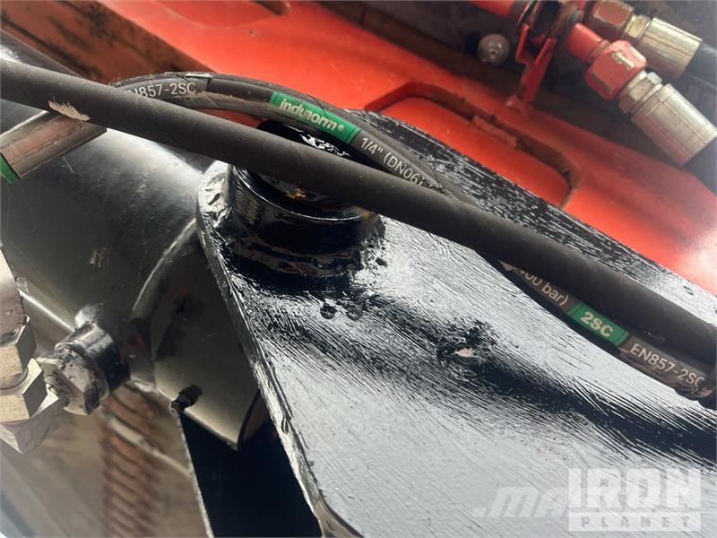 Morbark 3200 Tracked Wood Hog Horizontal Grinder معدات البناء - غير ذلك