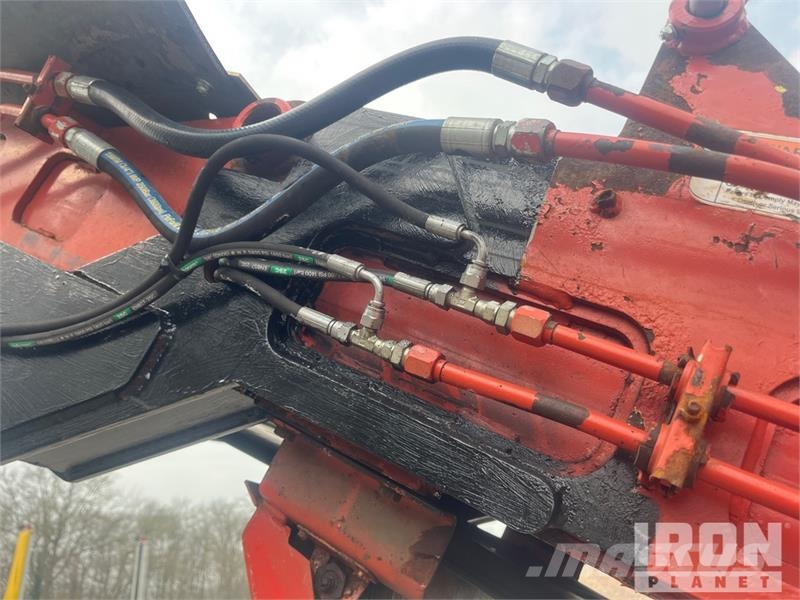 Morbark 3200 Tracked Wood Hog Horizontal Grinder معدات البناء - غير ذلك