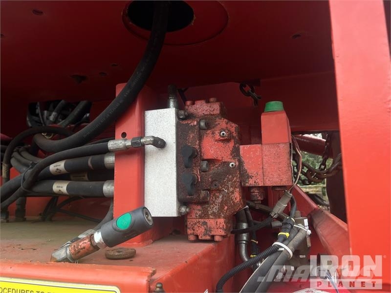 Morbark 3200 Tracked Wood Hog Horizontal Grinder معدات البناء - غير ذلك
