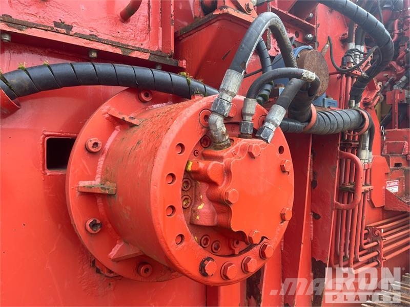 Morbark 3200 Tracked Wood Hog Horizontal Grinder معدات البناء - غير ذلك