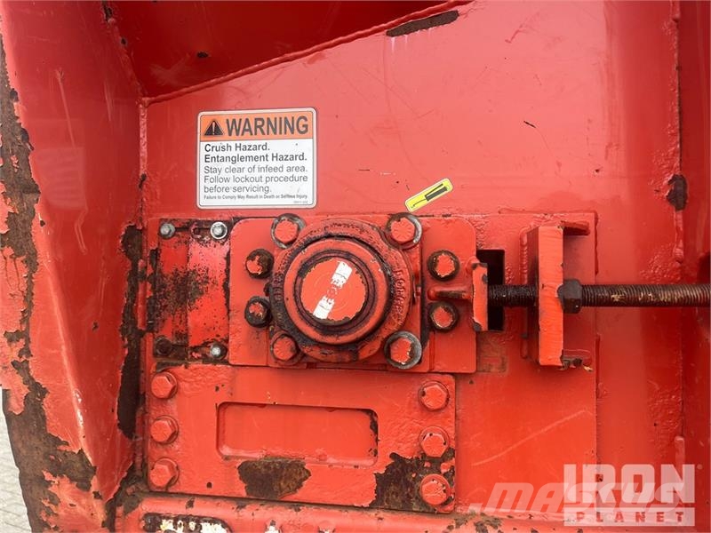 Morbark 3200 Tracked Wood Hog Horizontal Grinder معدات البناء - غير ذلك