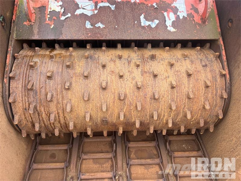 Morbark 3200 Tracked Wood Hog Horizontal Grinder معدات البناء - غير ذلك